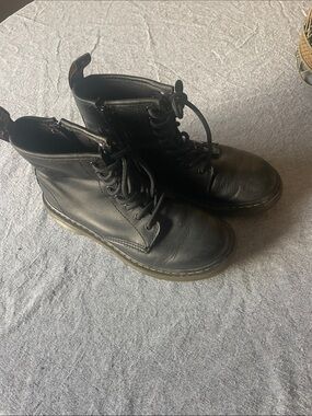 DR. MARTENS Black Boot Size 3 Youth/Teens/Jr